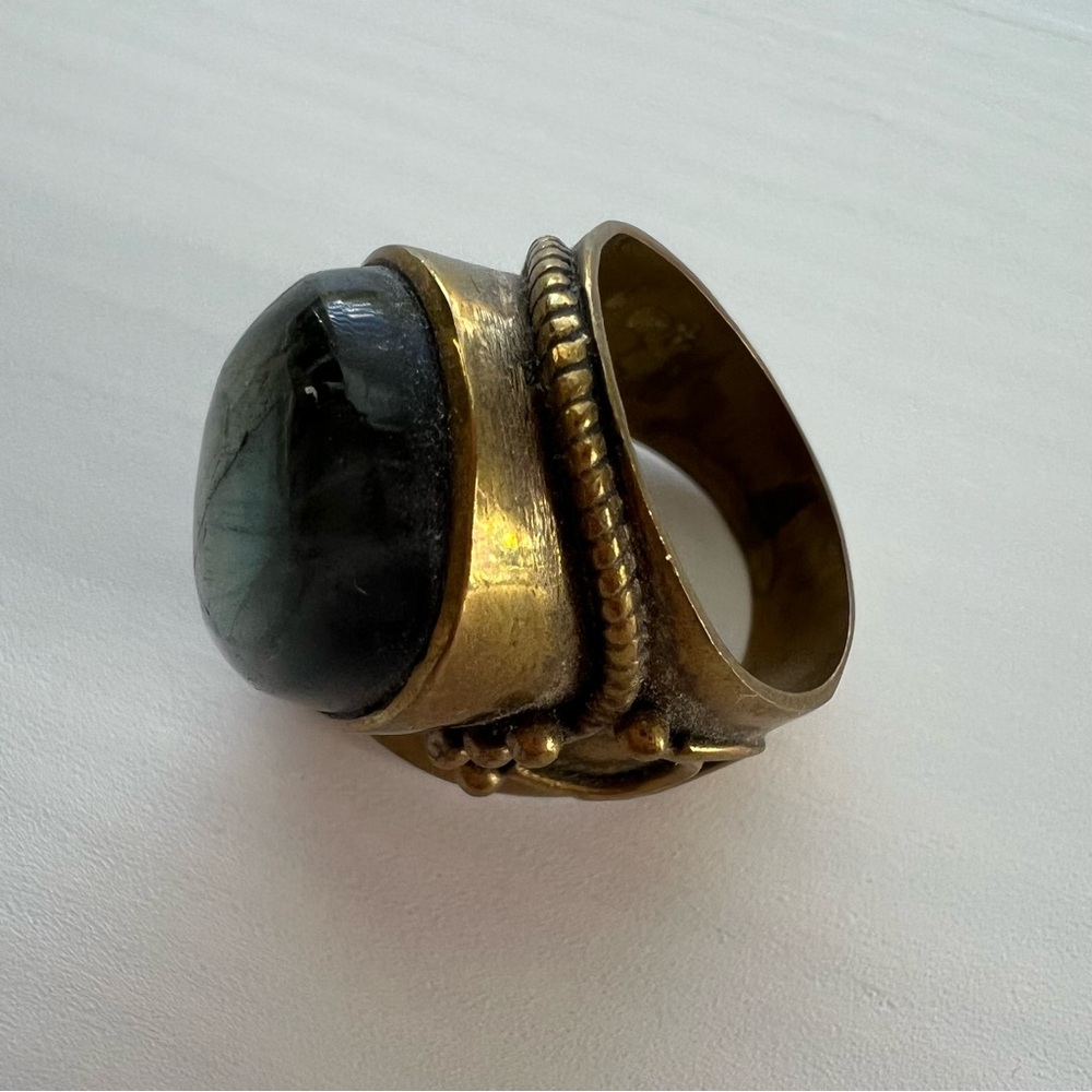 Gold Stone Fashion Ring